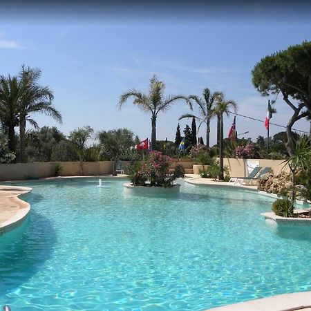 Mobile Home In Frejus, South Of France Exterior photo