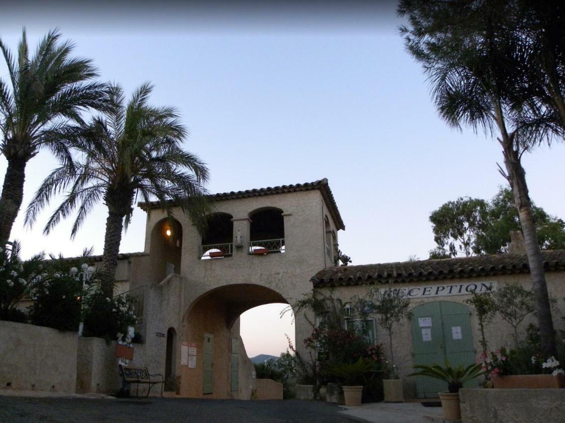 Mobile Home In Frejus, South Of France Exterior photo