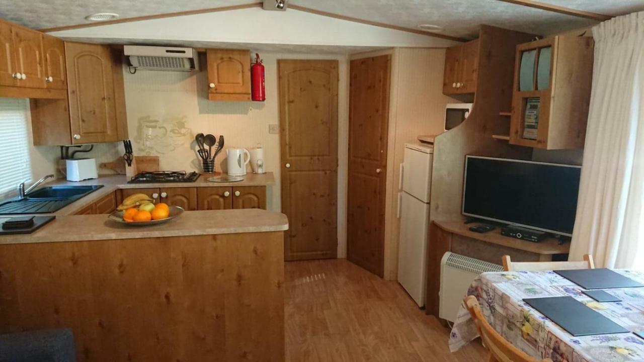 Mobile Home In Frejus, South Of France Exterior photo